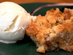 Apple cake / crumble