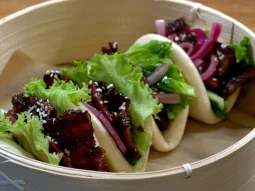 Bao buns with hoisin pork