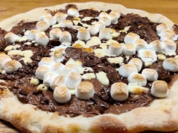 Dessert Pizza with Nutella